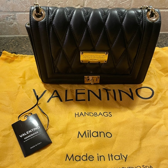 Authentic Valentino Alice Quilted Leather Shoulder Bag. Like new.Only used once. - Picture 3 of 15